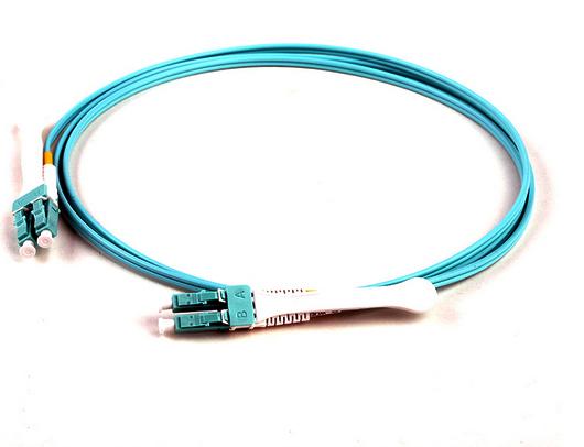 CordÃ³n de remiendo de la fibra Ã³ptica OM3 50/125, cable de la aguamarina del PVC del cordÃ³n de remiendo de la fibra con varios modos de funcionamiento 5Mtrs