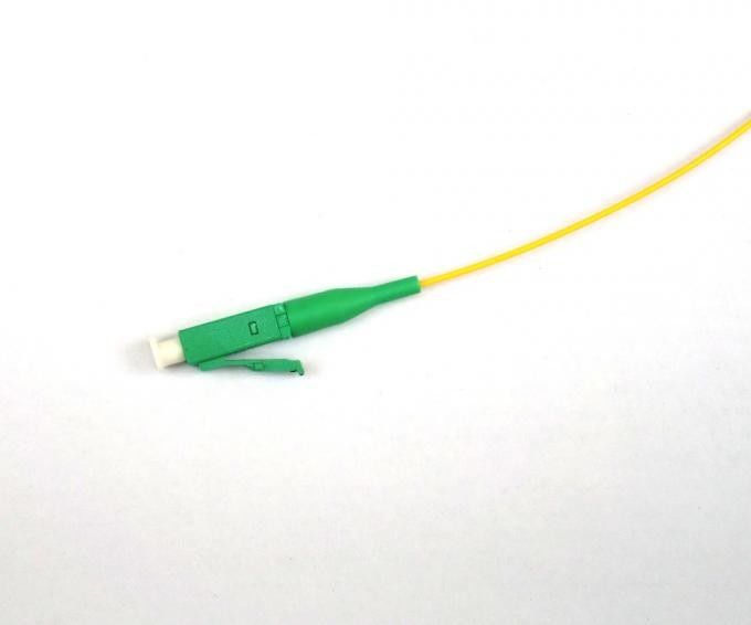 Coleta de la fibra Ã³ptica de G.652D LC APC, 2 milÃ­metros de la fibra Ã³ptica de remiendo del cordÃ³n de pÃ©rdida de inserciÃ³n baja