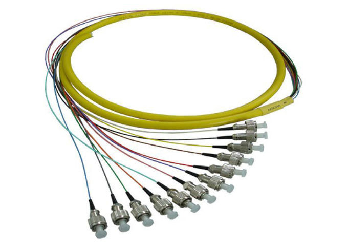 12 la base color de la coleta 12 de la fibra óptica de FC/del UPC aviva hacia fuera la coleta de la fibra con el cable de LSZH