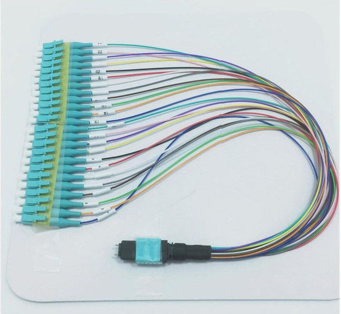 OM3 avivan hacia fuera el cable de fribra Ã³ptica MPO de 12 bases al LC con pÃ©rdida de alto retorno de la longitud de 0.9m m