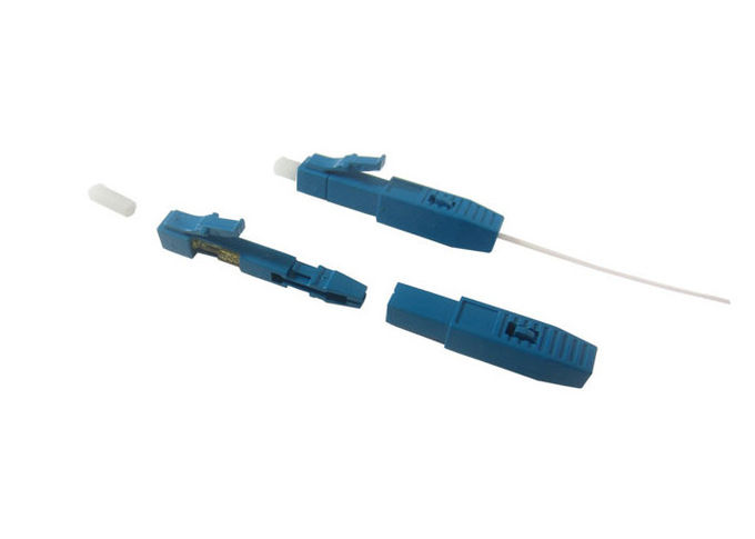 Del LC UPC de la fibra Ã³ptica del conector azul integrado rÃ¡pido pre - para el cable tensado del almacenador intermediario de 0.9m m