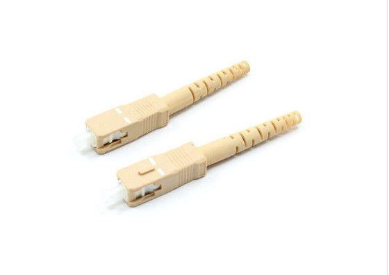 China Los conectores de la fibra con varios modos de funcionamiento del SC UPC escogen la base para el cordón de remiendo de la fibra óptica proveedor